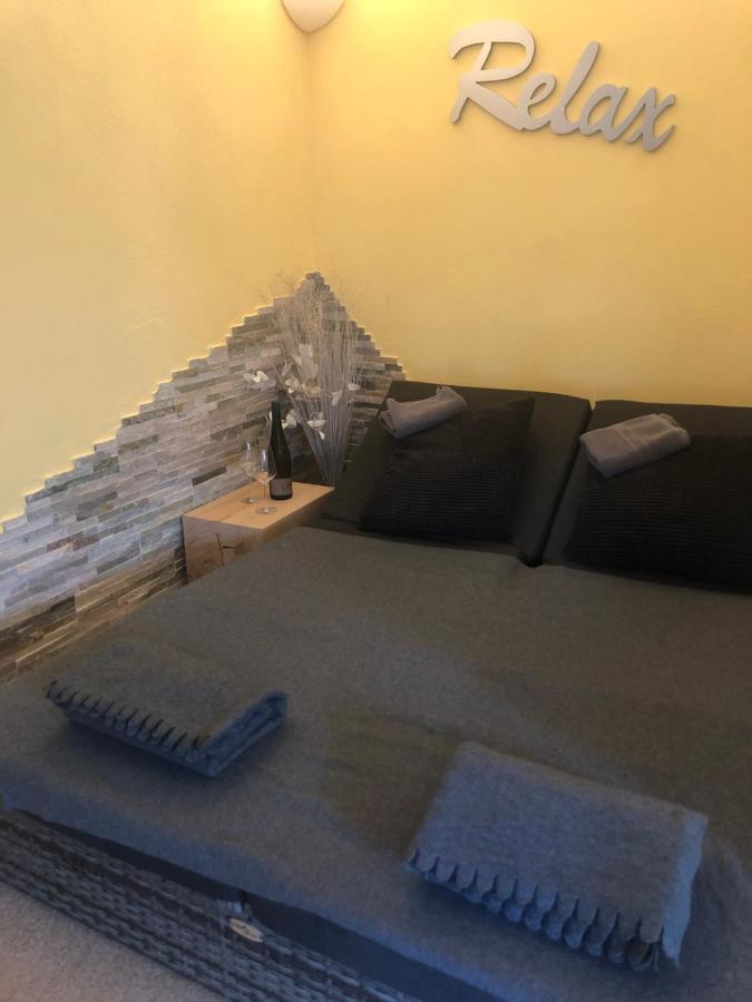 Ferienwohnung Schlossblick - 4 Sterne Sauna Pool Whirlpool Exklusiv Braunfels Eksteriør bilde