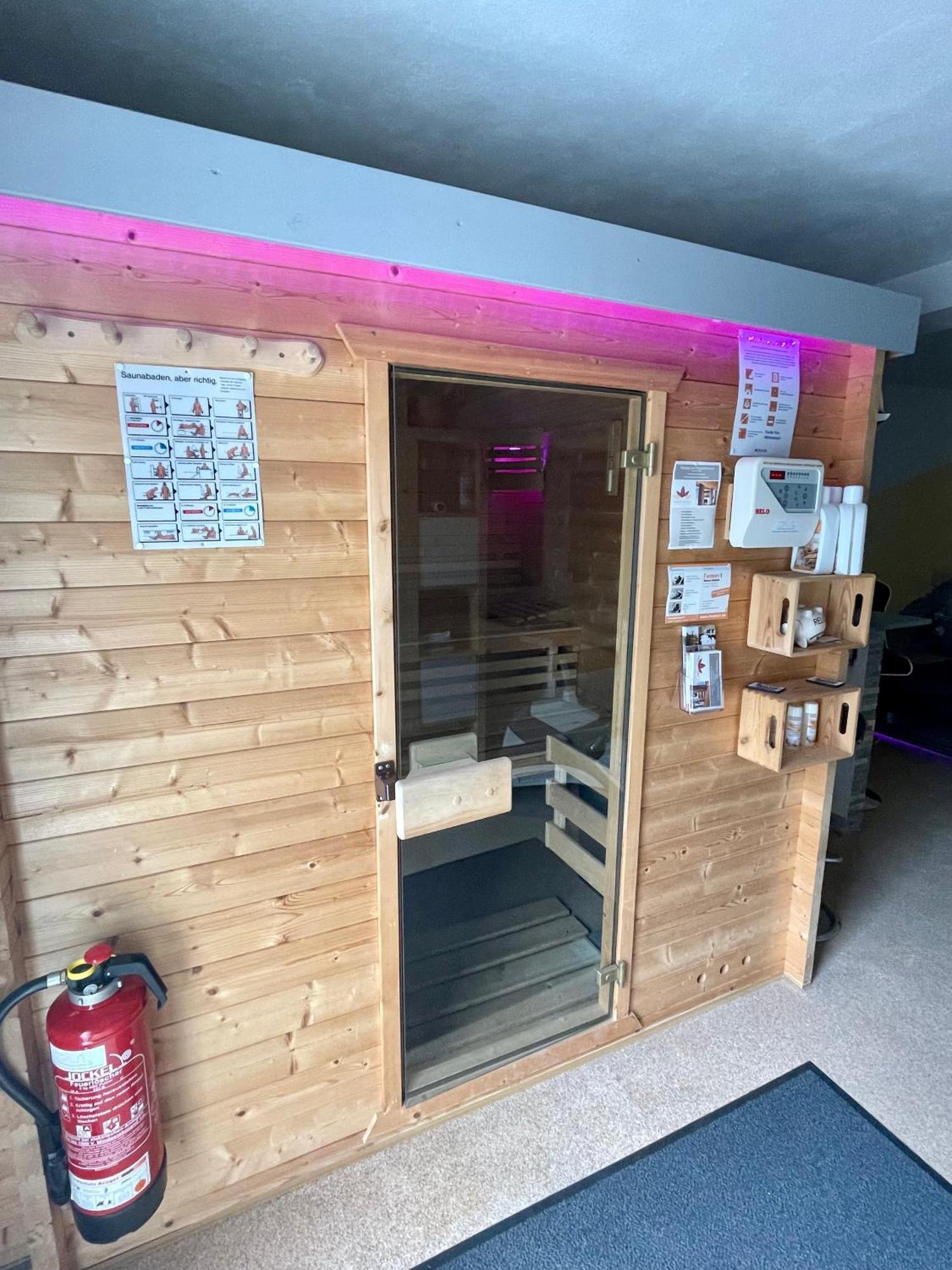 Ferienwohnung Schlossblick - 4 Sterne Sauna Pool Whirlpool Exklusiv Braunfels Eksteriør bilde